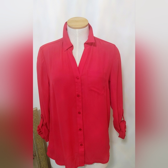 ❤️ Hot pink button down blouse🌸 - Picture 3 of 11